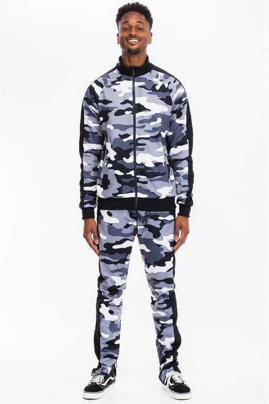 Men’s Camo Zip Jacket & Jogger Tracksuit Set in gray camouflage, stylish and comfortable streetwear, perfect for everyday adventures.
