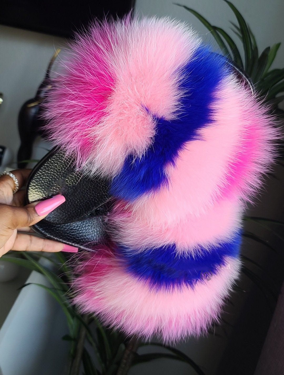 Collection 2: Fluffy Fur Slides - Rose In Concrete 🥀