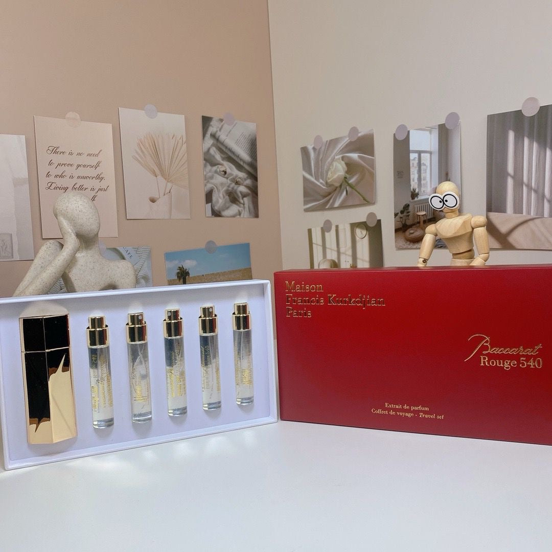 Pre-Order ** Luxury Mini Perfume Gift Sets Collection (Men & Women) - Rose In Concrete 🥀