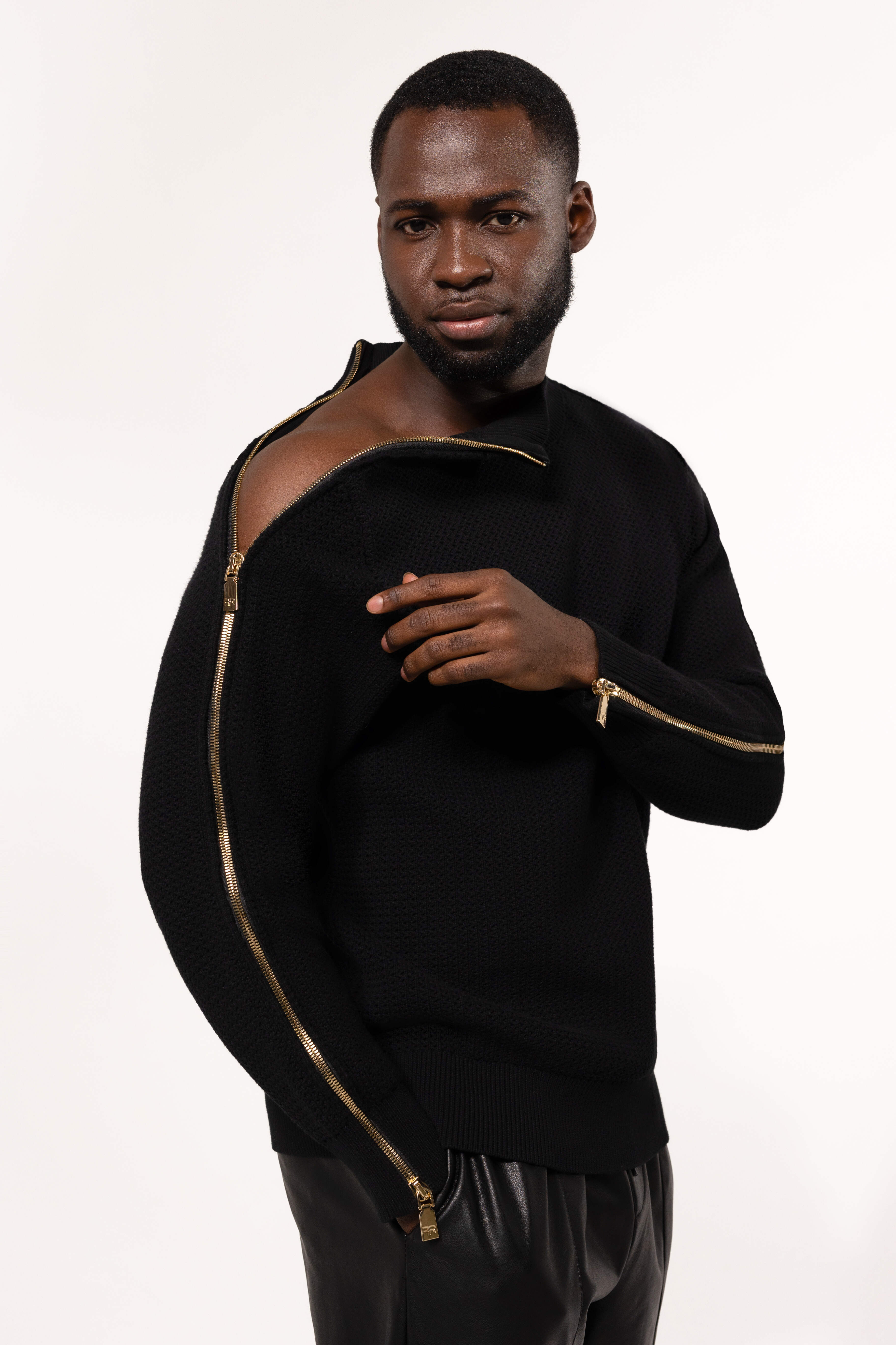 Black Luxe Zipped Turtleneck Sweater - Rose In Concrete 🥀