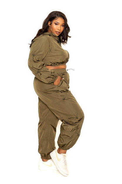 Active Zip Up Set With Cord Lock Detail in olive green, ideal for workout and stylish comfort.