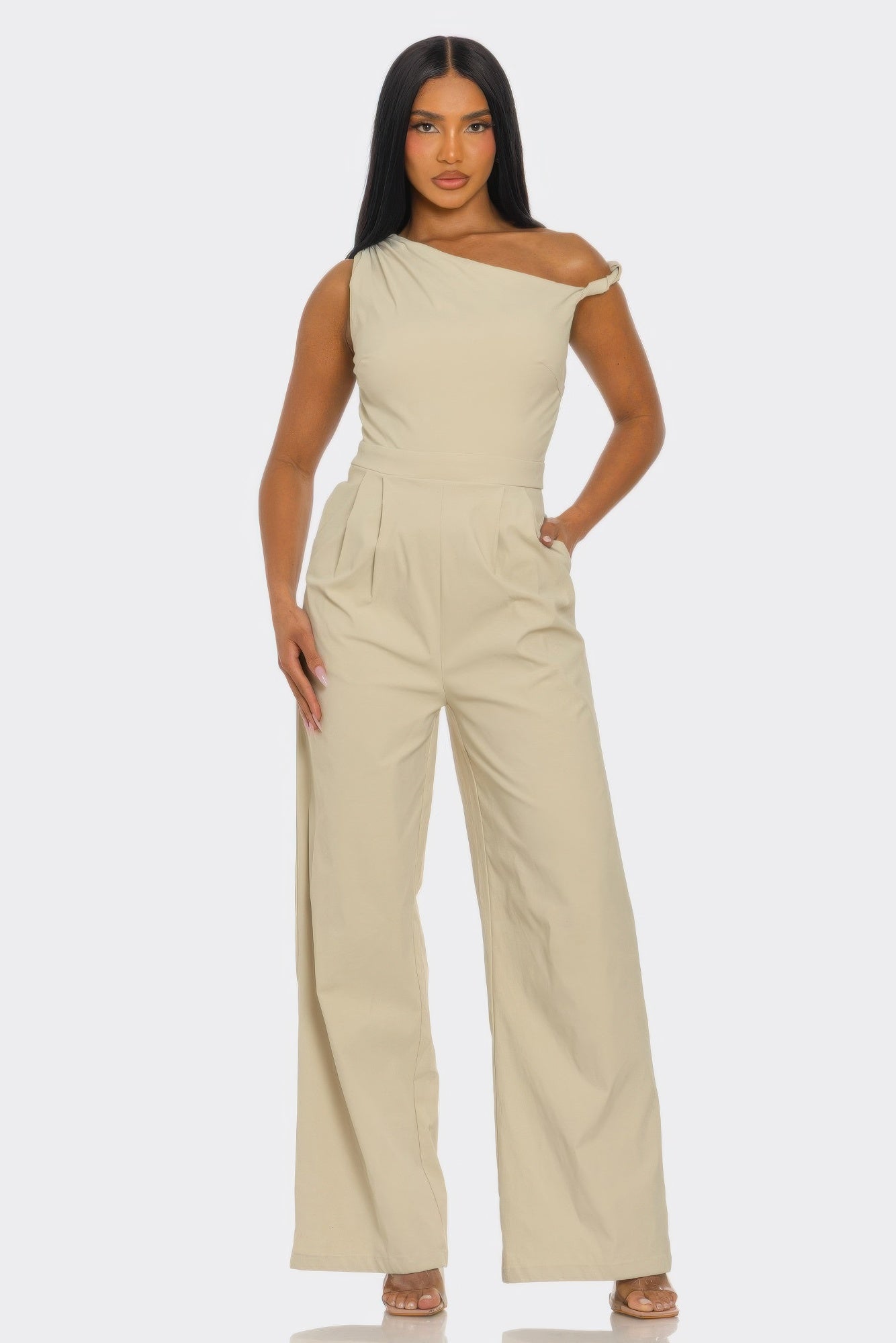 Chic one-shoulder jumpsuit featuring a fitted bodice and wide-leg trousers for elegant style.