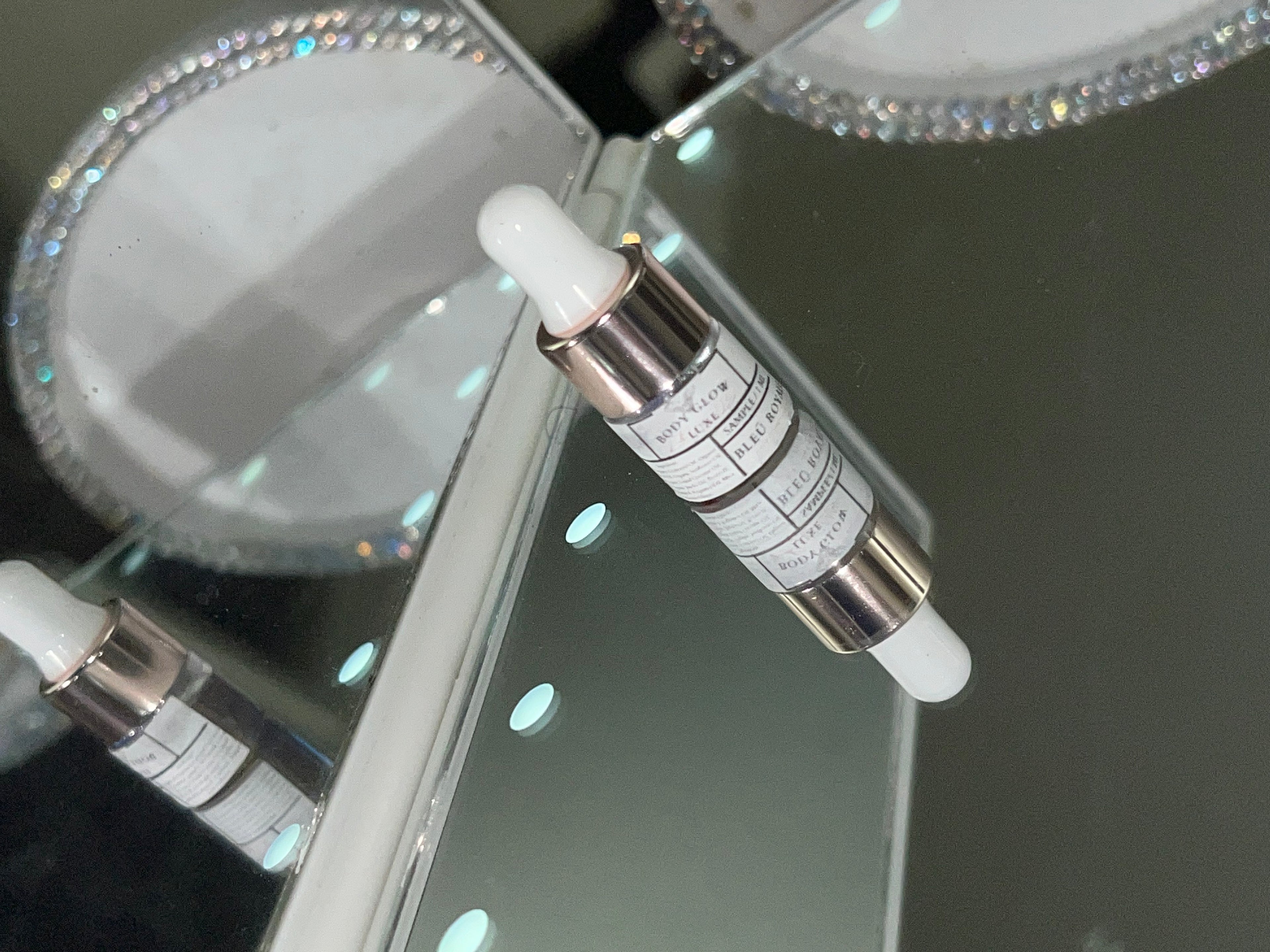 Luxe Lay'Elle Body Glow | Bleu Royale | Sample Bottle