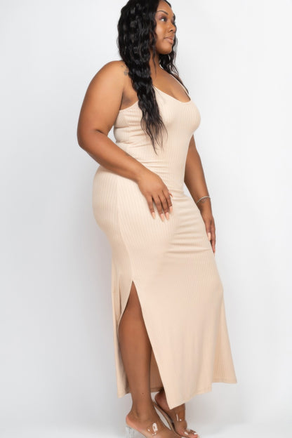 Plus size ribbed maxi dress featuring a side slit, showcasing a figure-flattering silhouette and comfortable fit.