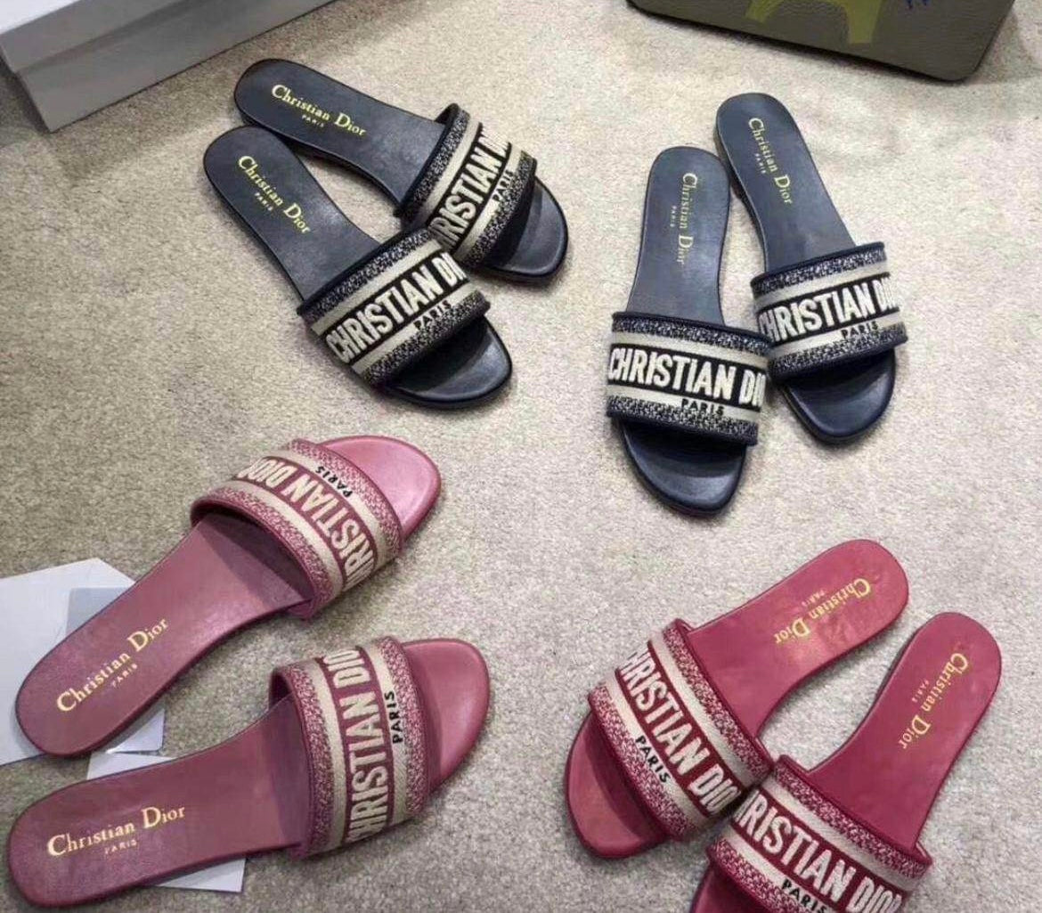 Canvas tote and slide sandals set featuring stylish slide sandals in multiple colors.